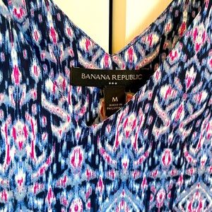 Banana Republic size medium dress. Worn 1 time.